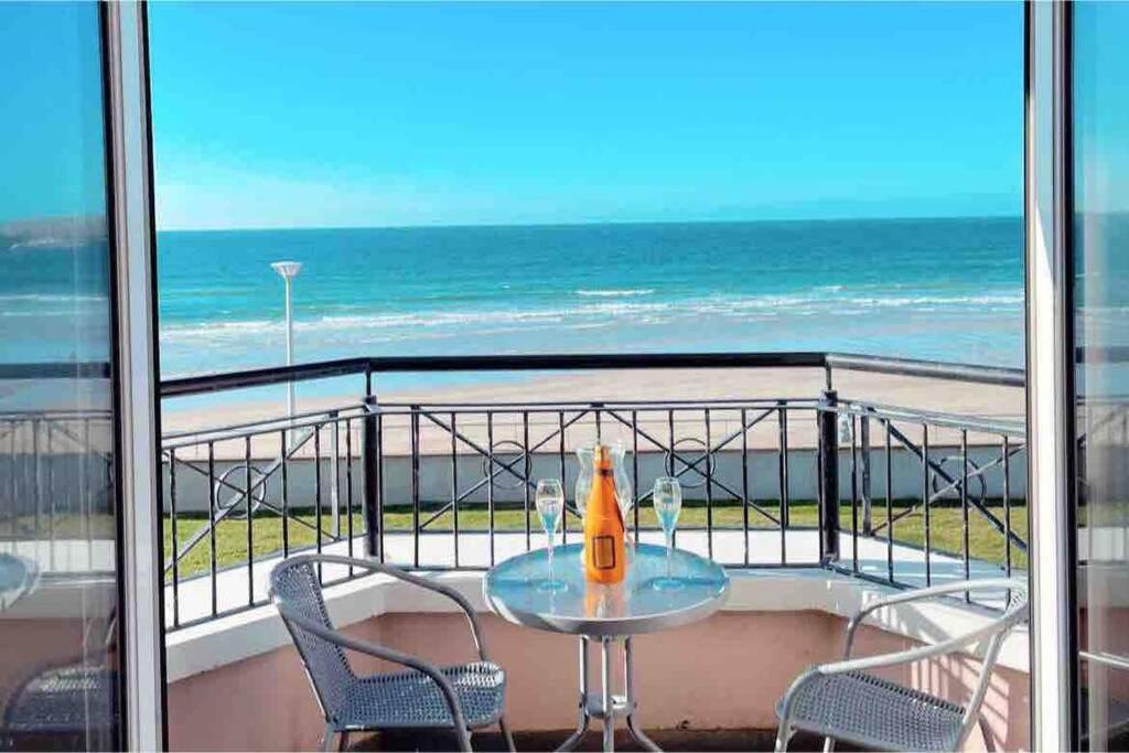 Luxurious Beach Front Apartment In بورتراش المظهر الخارجي الصورة